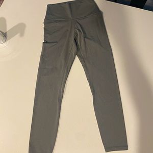 Colorfulkoala 3/4 Grey Leggings